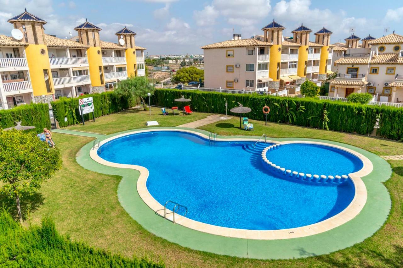 Best House Rubi Orihuela Exterior photo